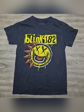 Blink-182 Men's Short Sleeve Graphic Tee Smiley Logo